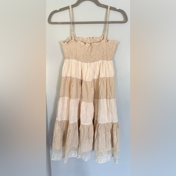 Stunning Tiered Dress - Picture 3 of 5